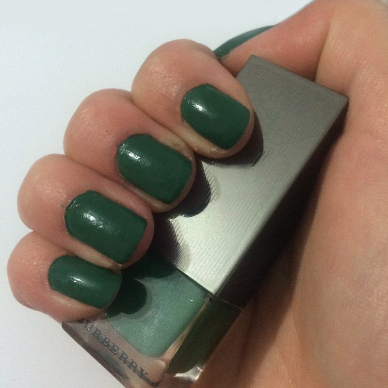 burberry-sage-green-nail-varnish