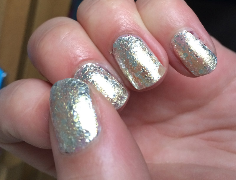 loreal-platinum-chic-swatches-review