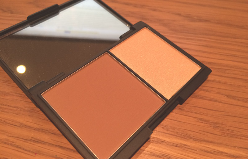 sleek-face-contour-light