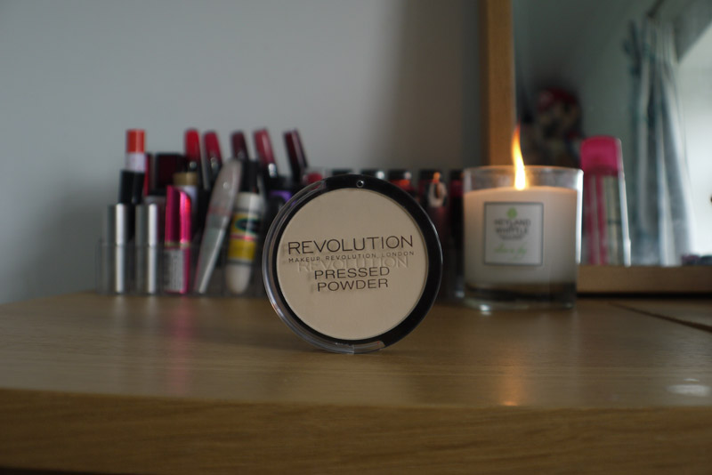 makeup-revolution-pressed-powder-translucent