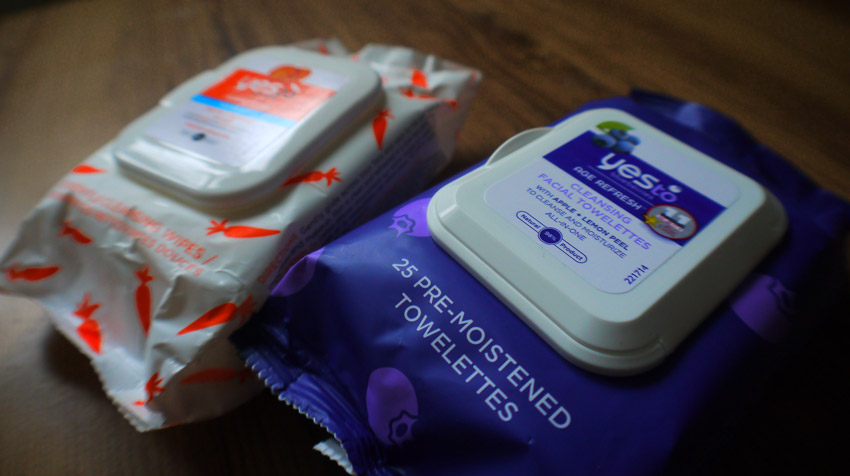 tk-maxx-yes-to-carrots-blueberries-wipes