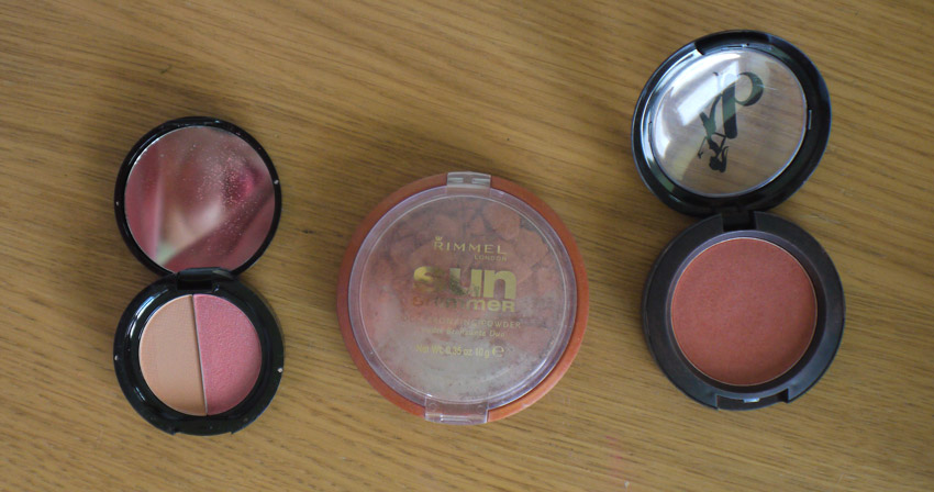 Left to Right: Jelly Pong Pong Caribbean Sun Duo in Martinique Rimmel Sun Shimmer in Blonde Be A Bombshell Tanorexic Bronzer