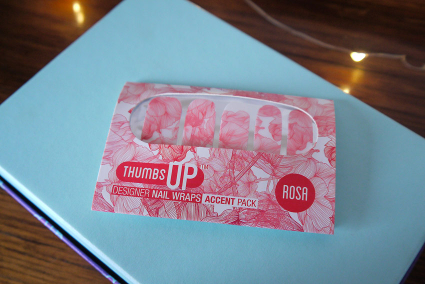 birchbox-november-2015-skinny-dip-thumbs-up-nail-wraps