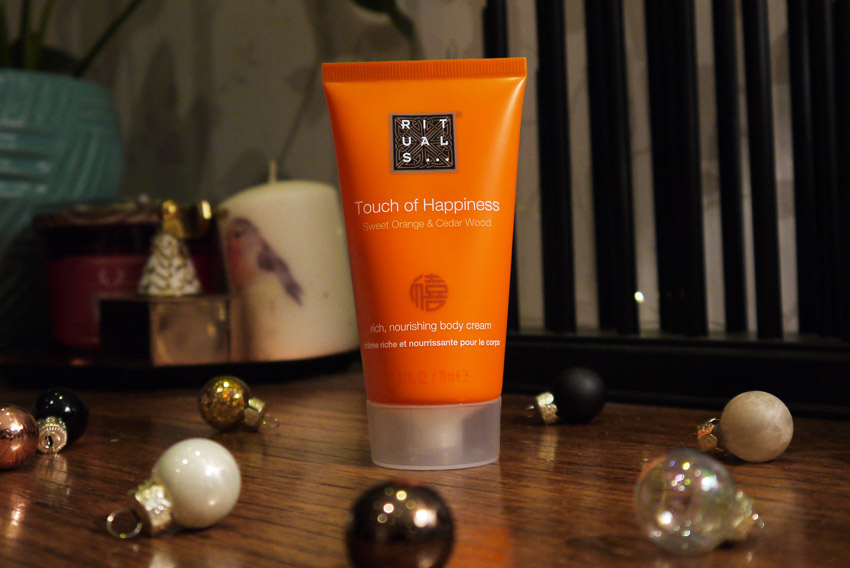 my-little-magic-box-rituals-touch-of-happiness-body-cream-december-2015