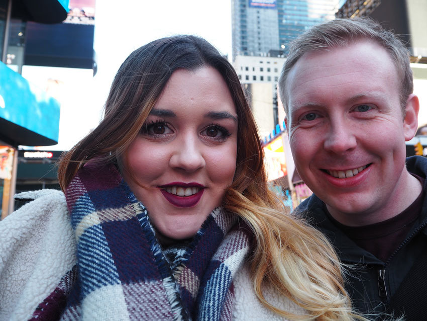 new-york-couple-proposal-times-square