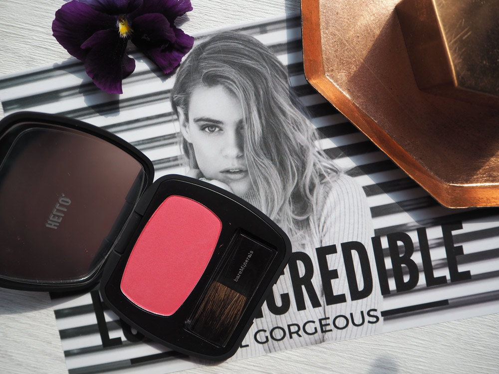 look-incredible-bare-minerals-the-french-kiss-blush