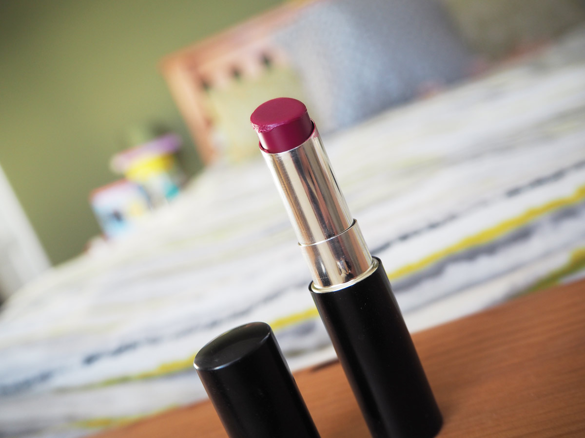 laura-gellar-rich-pomegranate-lipstick-review