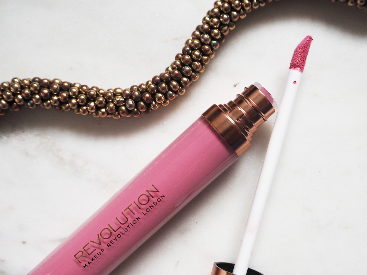 makeup-revolution-retro-matte-luxe-grandee-liquid-lipstick